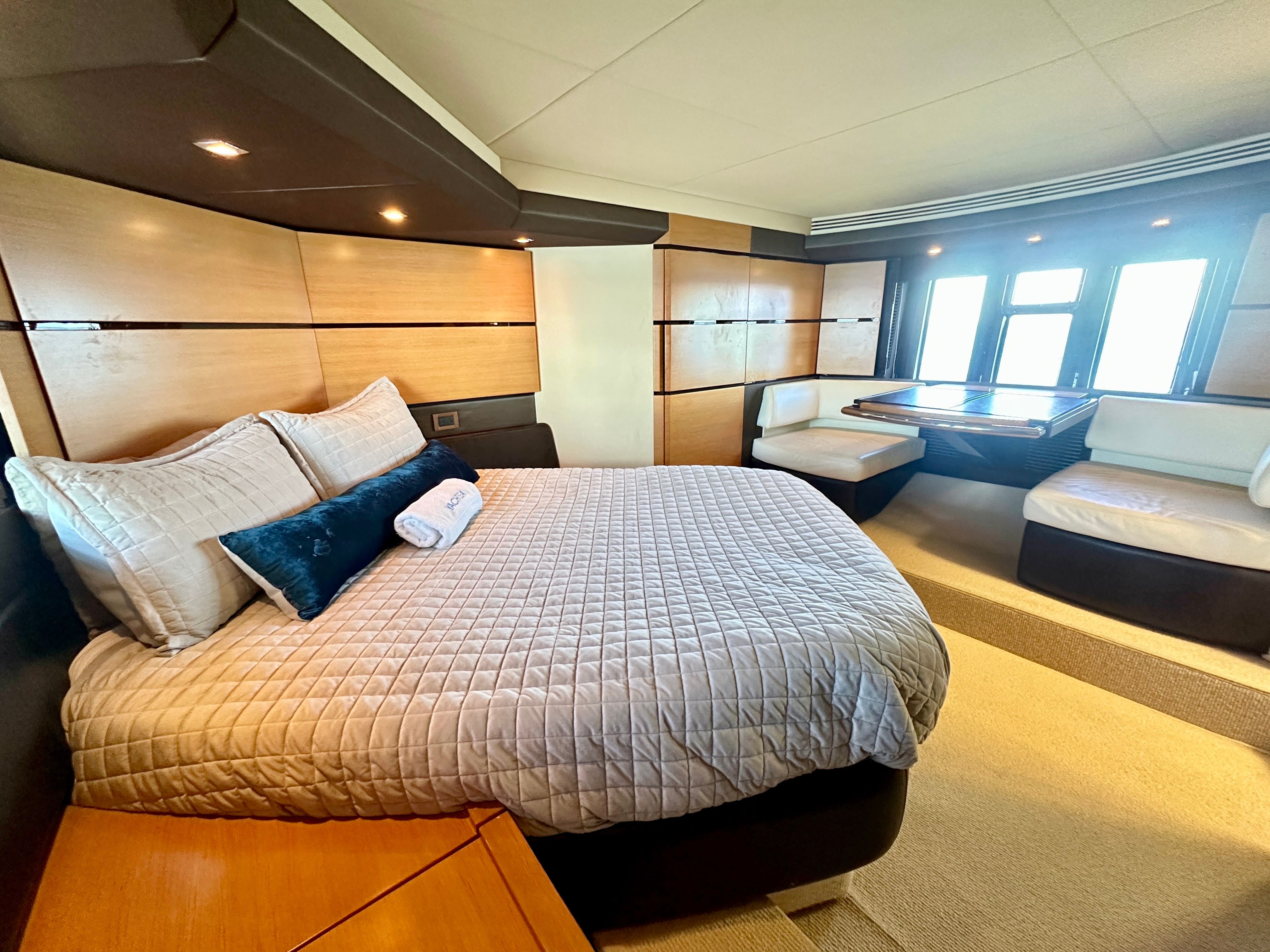 2011 Azimut Flybridge - 31