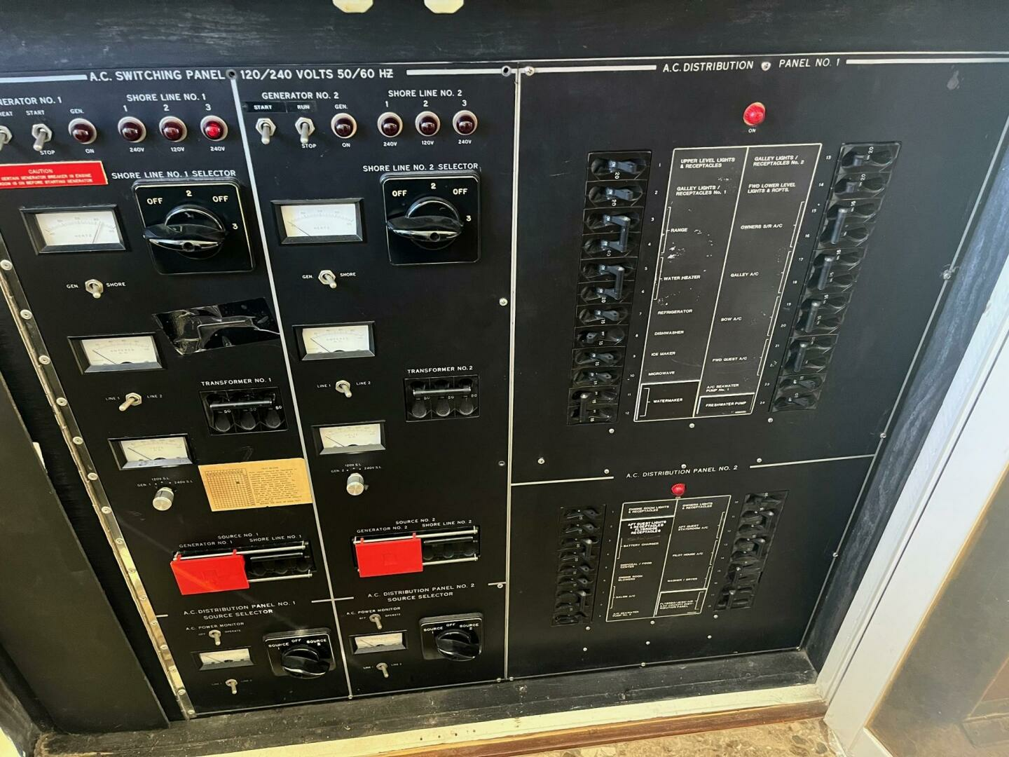 1986 Hatteras 70' Cockpit Motor Yacht - Image 25