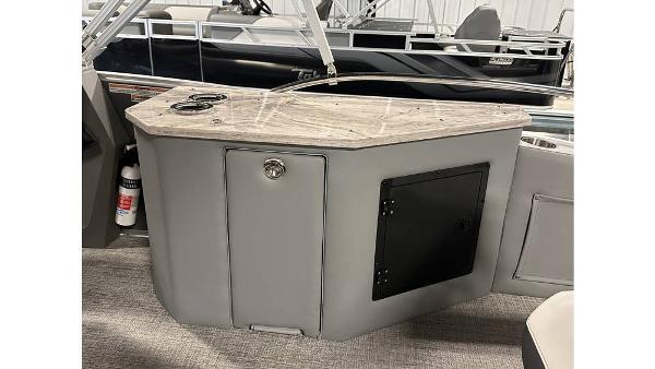 2025 Tahoe Pontoon Cascade Cruise Rear Bench with storage compartment and marble-like countertop.