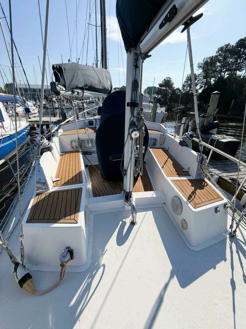 1986 Nauticat 40 Cutter Ketch Pilothouse - Image 18