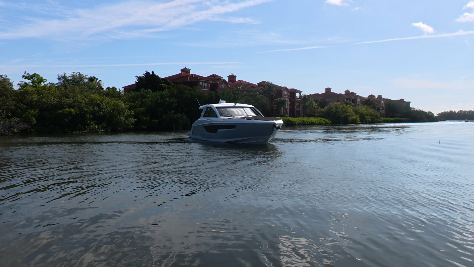 2026 Cruisers Yachts 50GLS OB - Image 8