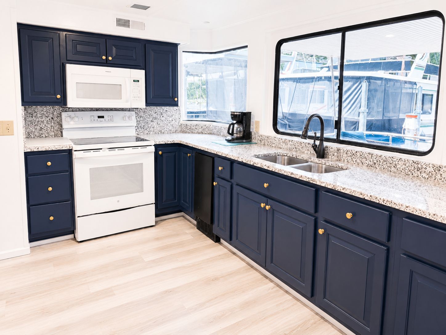 1997 Stardust Cruisers 1997 Houseboat