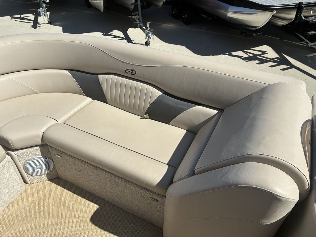 2014 Avalon 2485QL Wind Jammer - 14