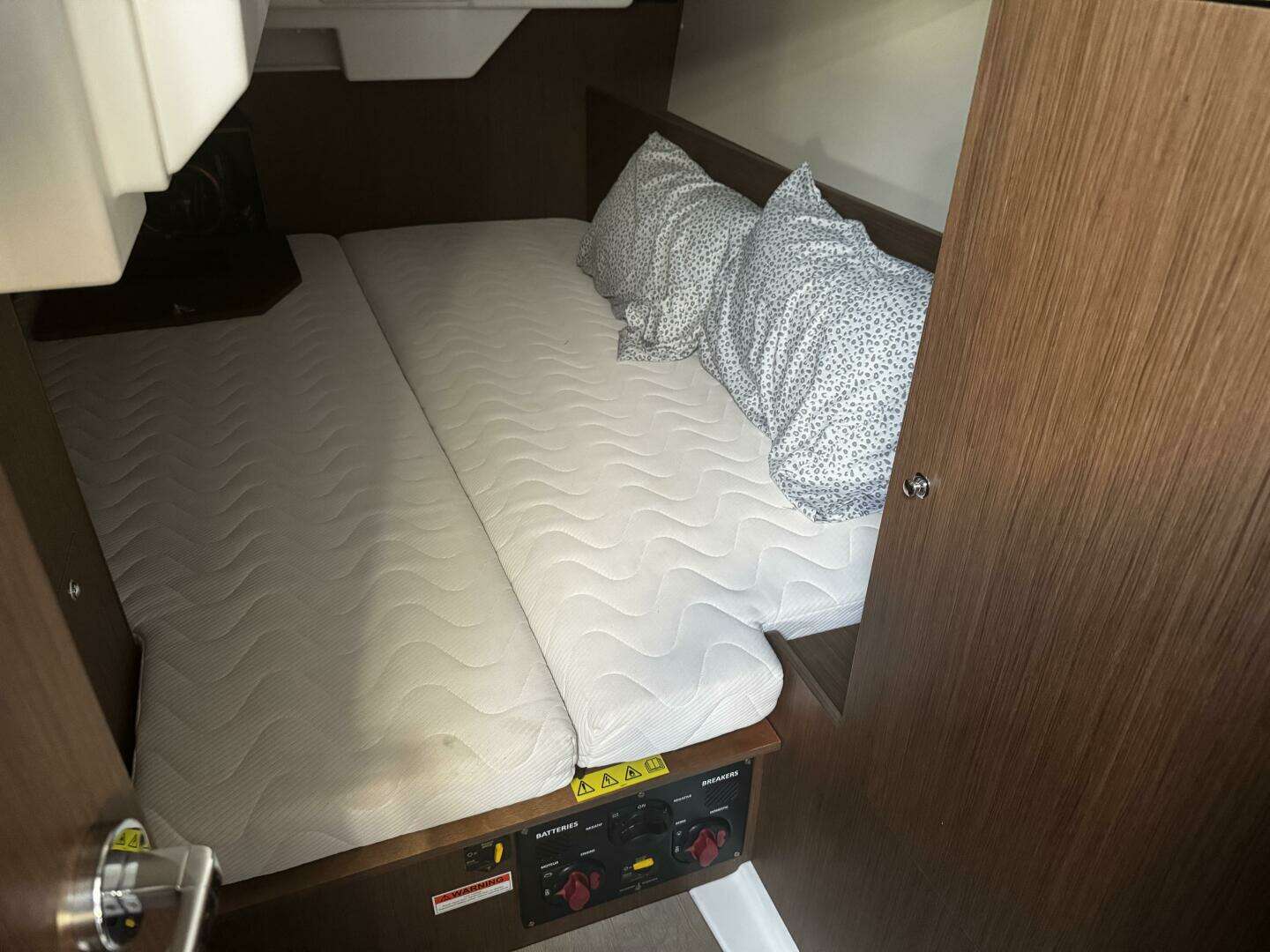 2023 Beneteau Oceanis 38.1 - Image 46