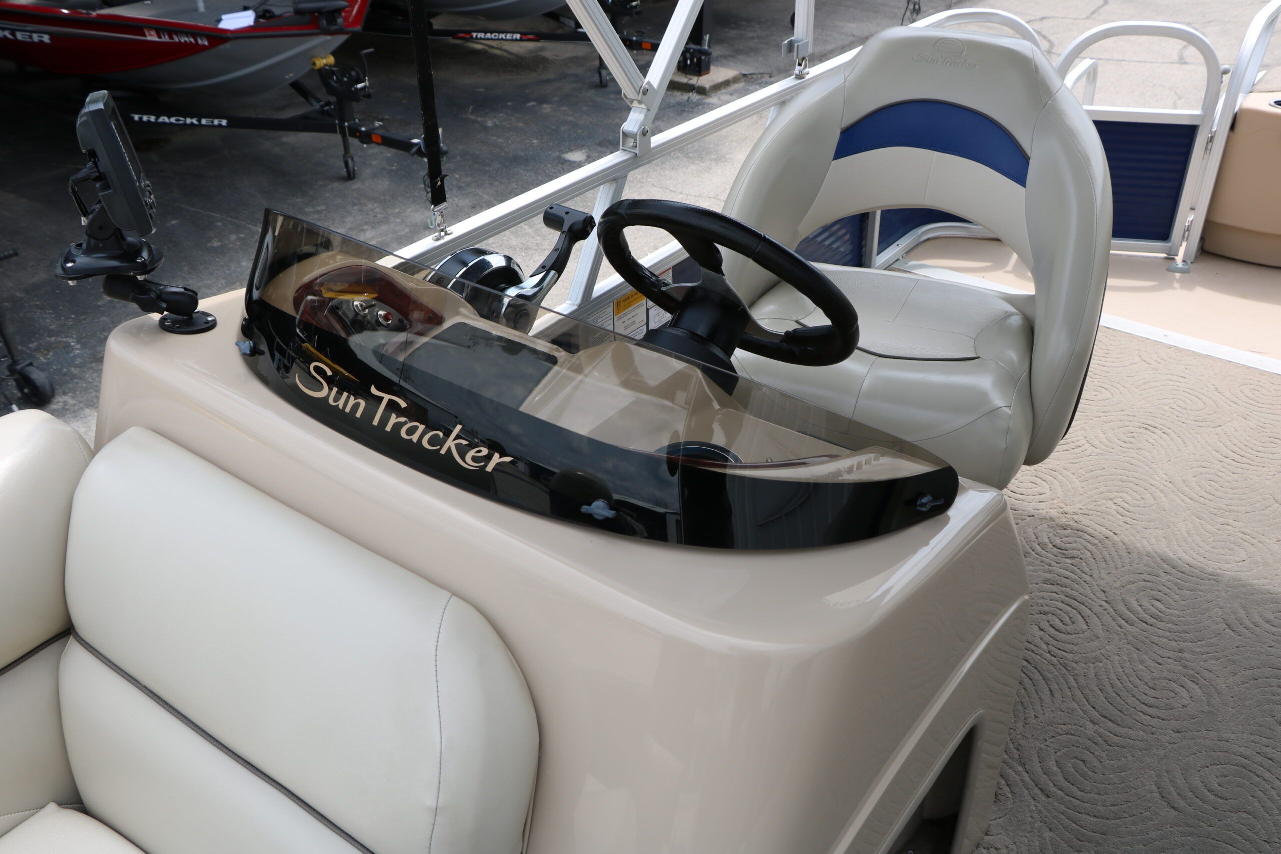 2013 Sun Tracker Fishing Barge 20 DLX - 35