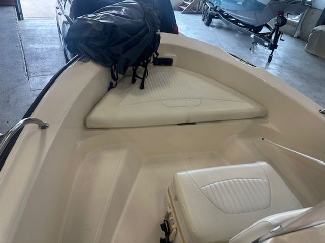 2002 Boston Whaler 180 Dauntless - 9