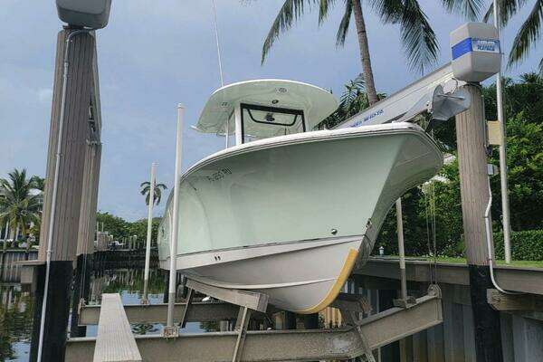2018 Sea Hunt 255 Ultra SE