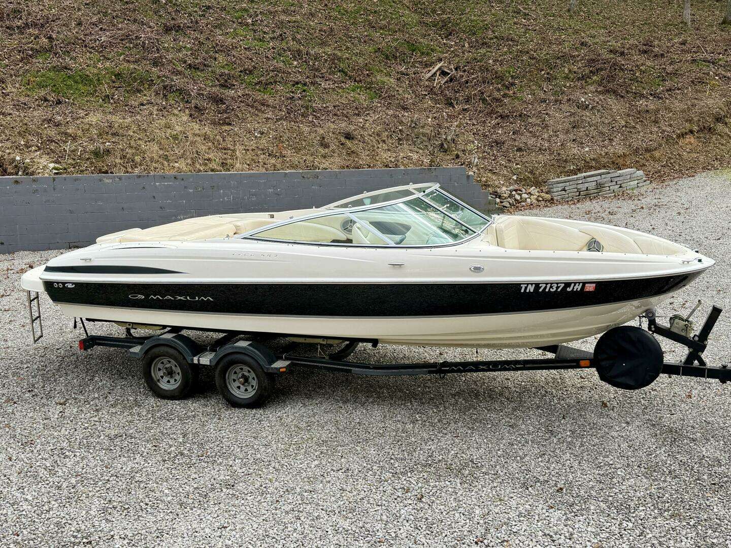 2007 Maxum 2200 SR3 - Image 13