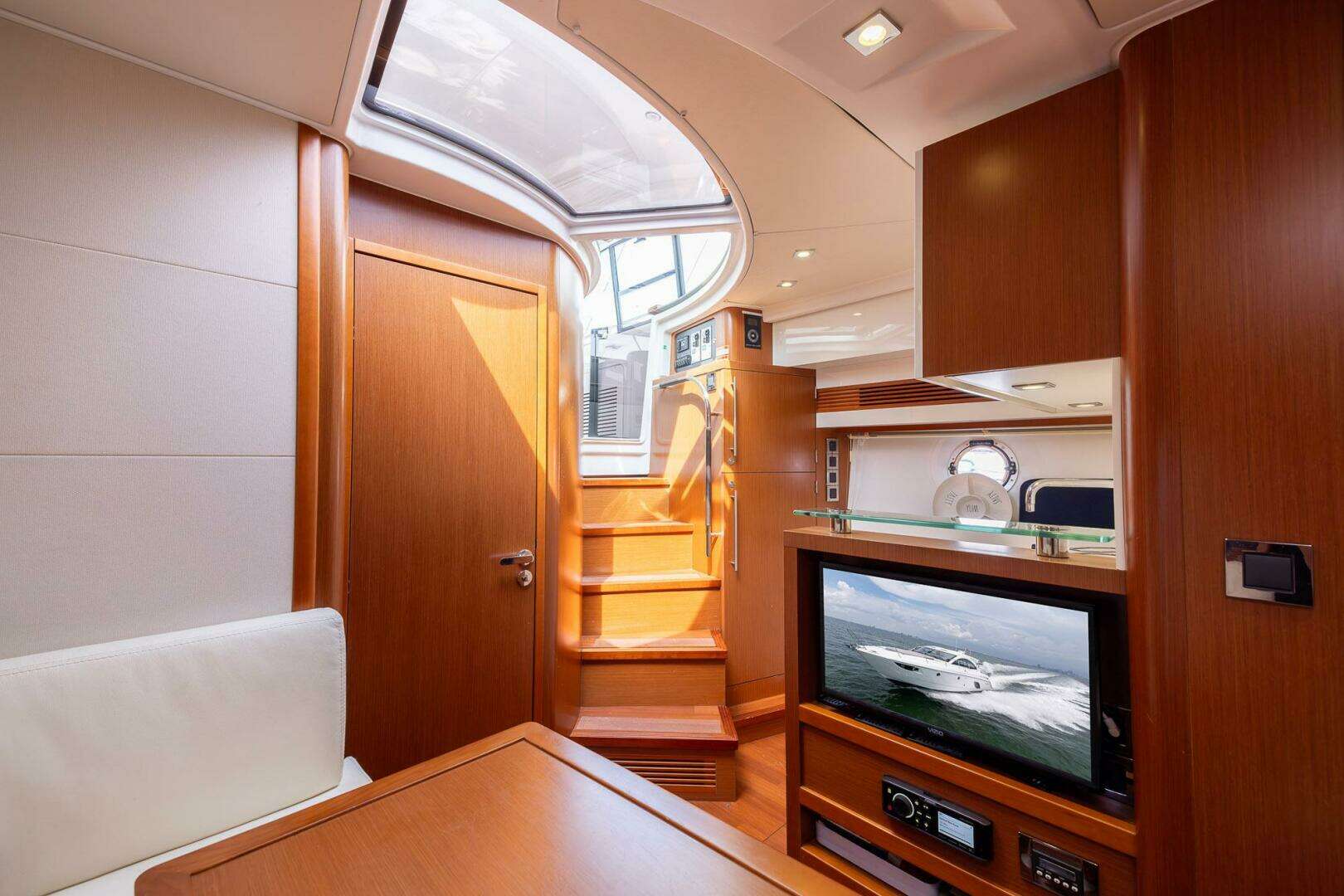 2014 Beneteau Gran Turismo 44 - Image 18