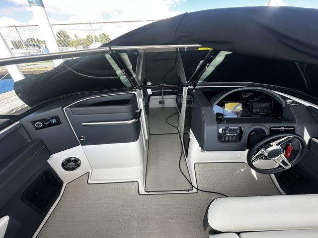 2023 Regal 2800 Bowrider - 20