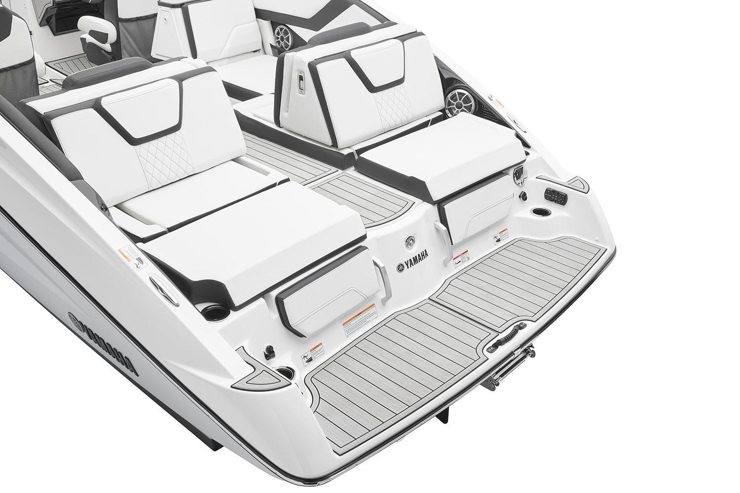 Manufacturer Provided Image: 2026 Yamaha Boats 252S, sleek white deck with cushioned seating and modern design.