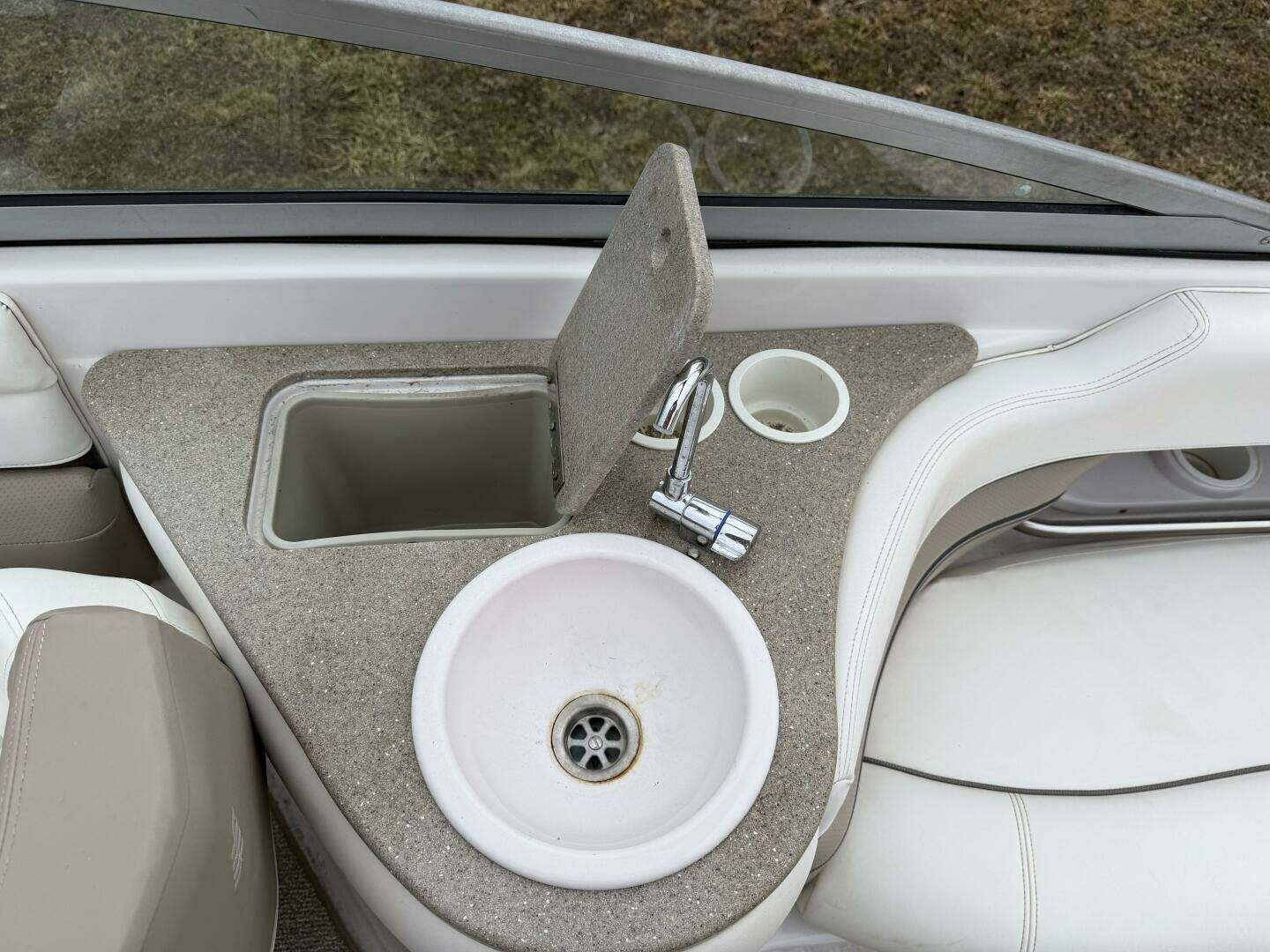 2005 Four Winns 250 Horizon - Image 26