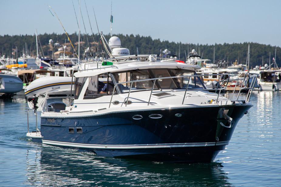 2027 Cutwater C-32 Coupe