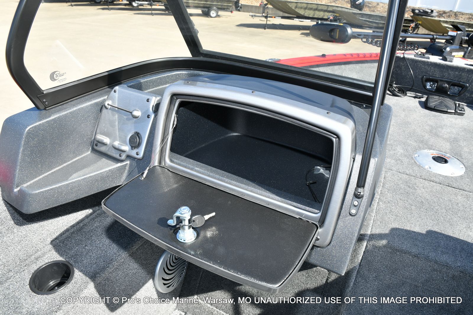 2026 Tracker Pro Guide V-175 WT w/150HP - 39
