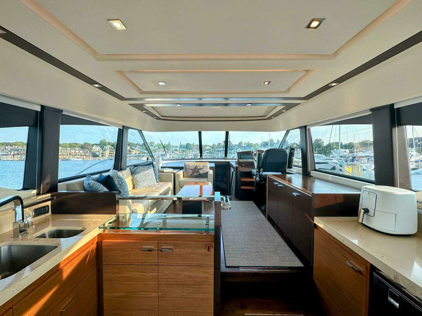2014 Tiara Yachts 50 Coupe - Image 21