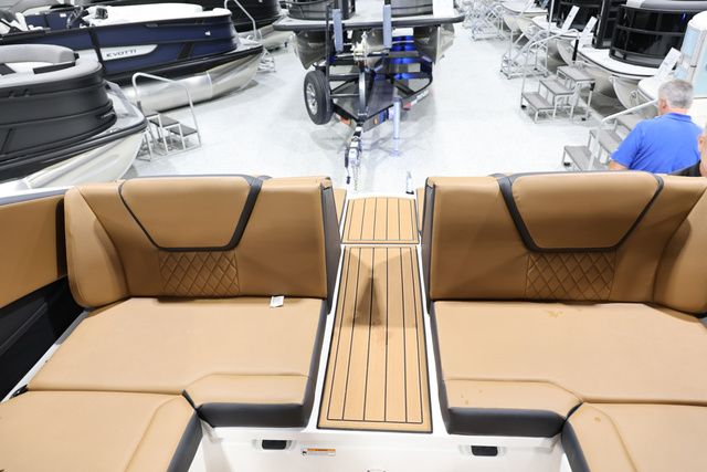 2026 Yamaha Boats 222 SE BOTH COLORS AVAILABLE - 14