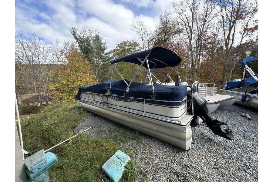 2002 Harris Sunliner 240