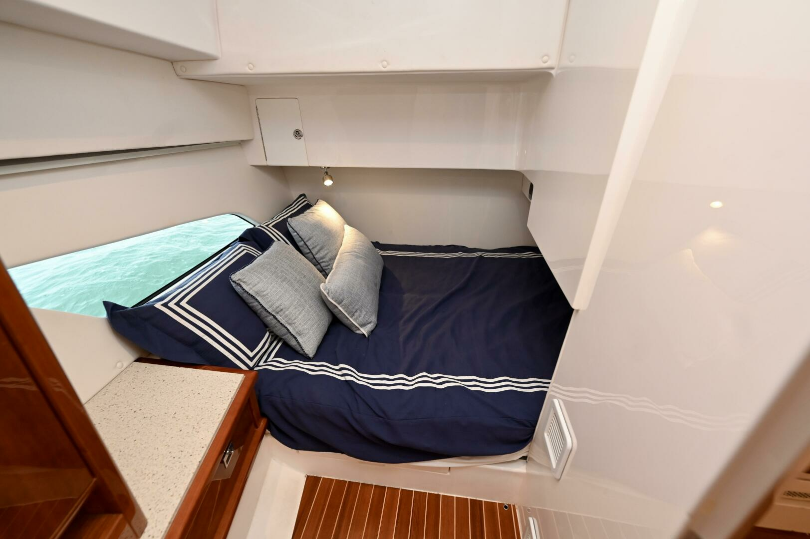 2021 Intrepid 438 Evolution - Image 33