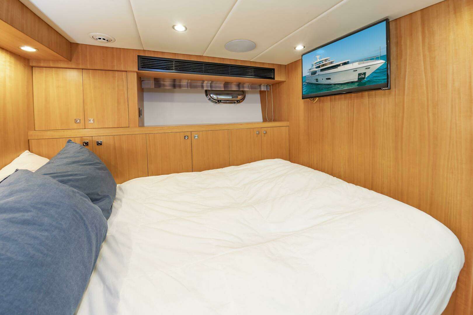 2017 Johnson 93 Flybridge - Image 103