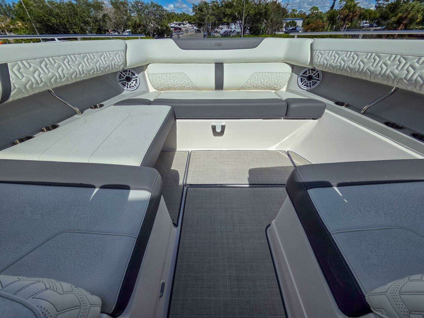 2025 Regal LX36 - Image 27