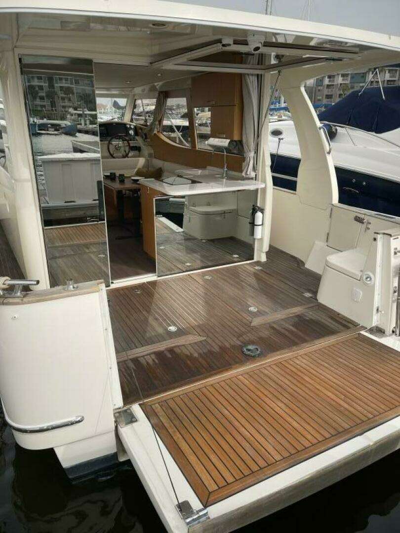 2019 Greenline 33 HYBRID - Image 11