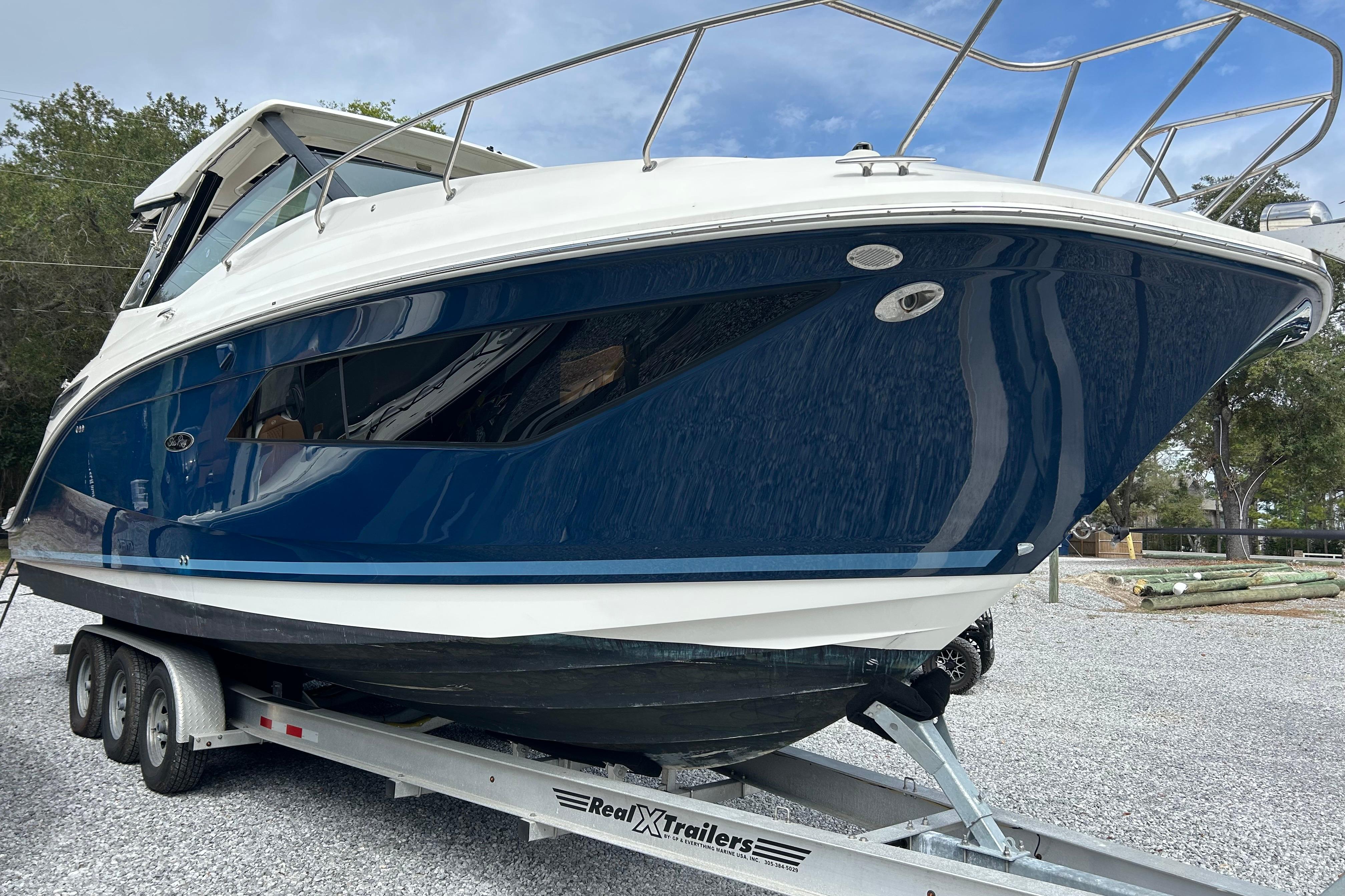 2022 Sea Ray Sundancer 320 Outboard