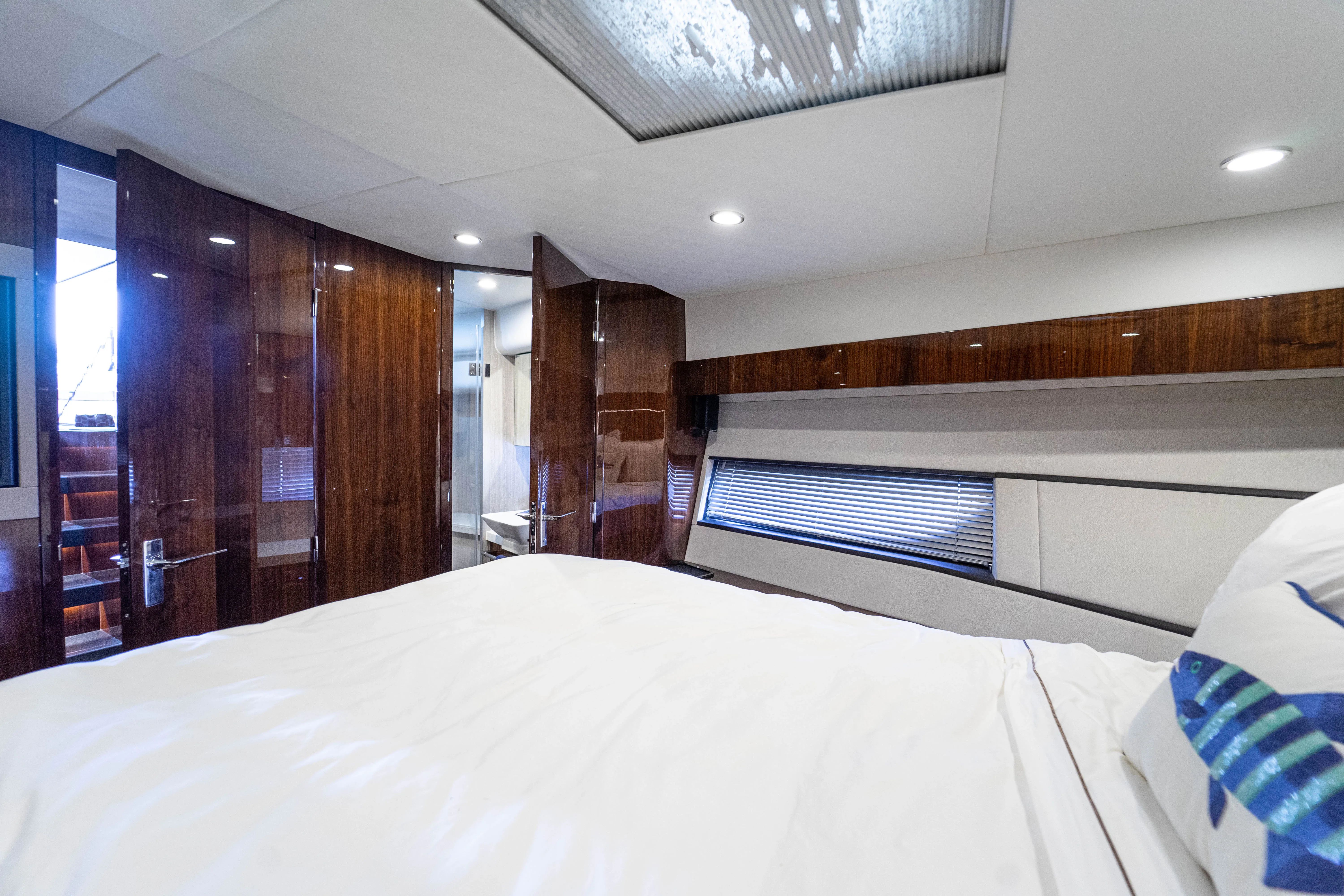 2019 Fairline Squadron 53 - Image 42