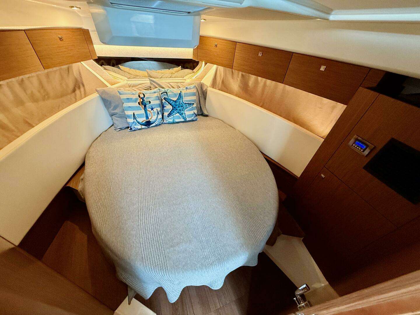 2022 Jeanneau NC 1095 Coupe - Image 23