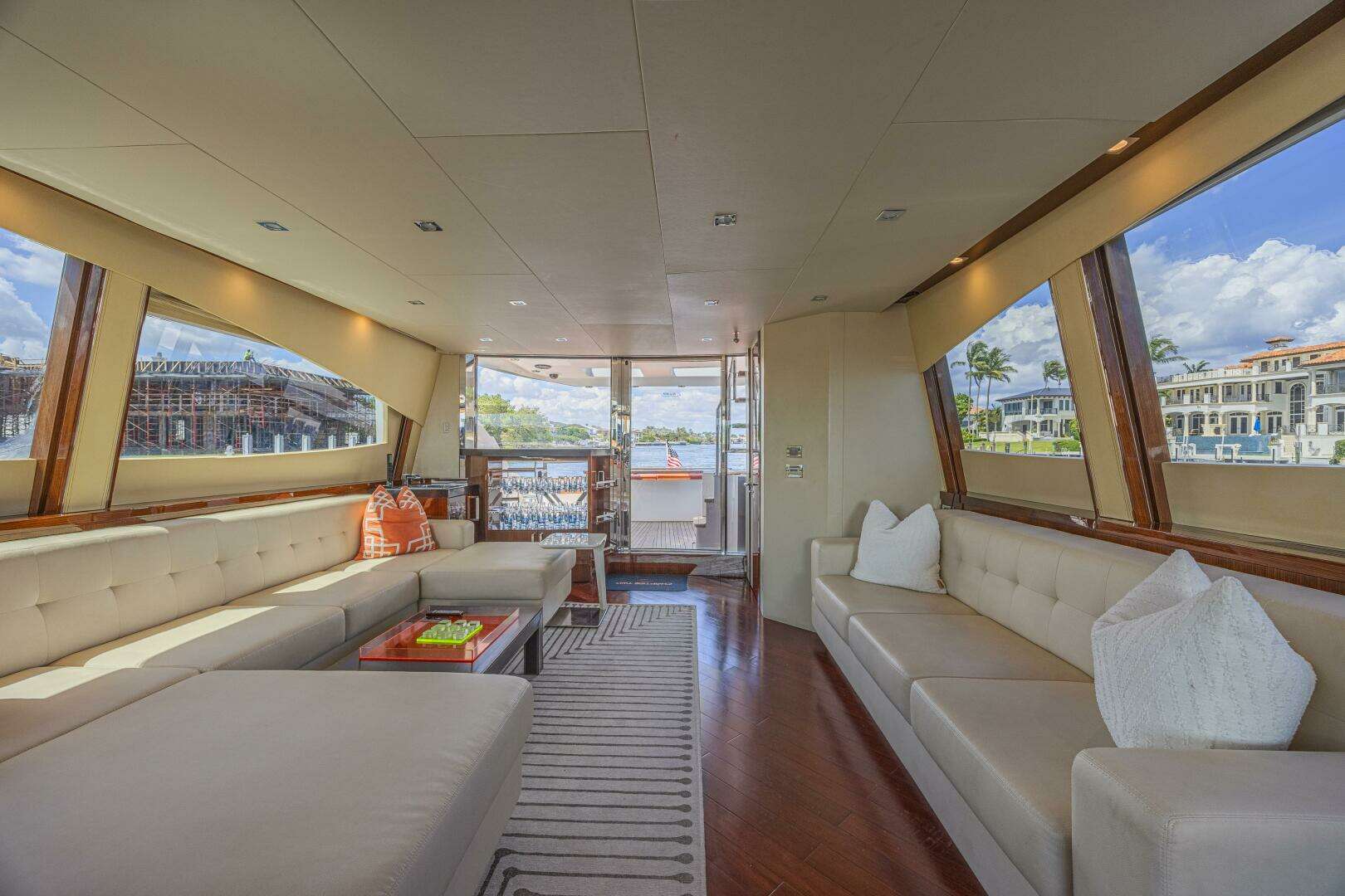 2010 Lazzara Yachts LSX 92 - Image 28