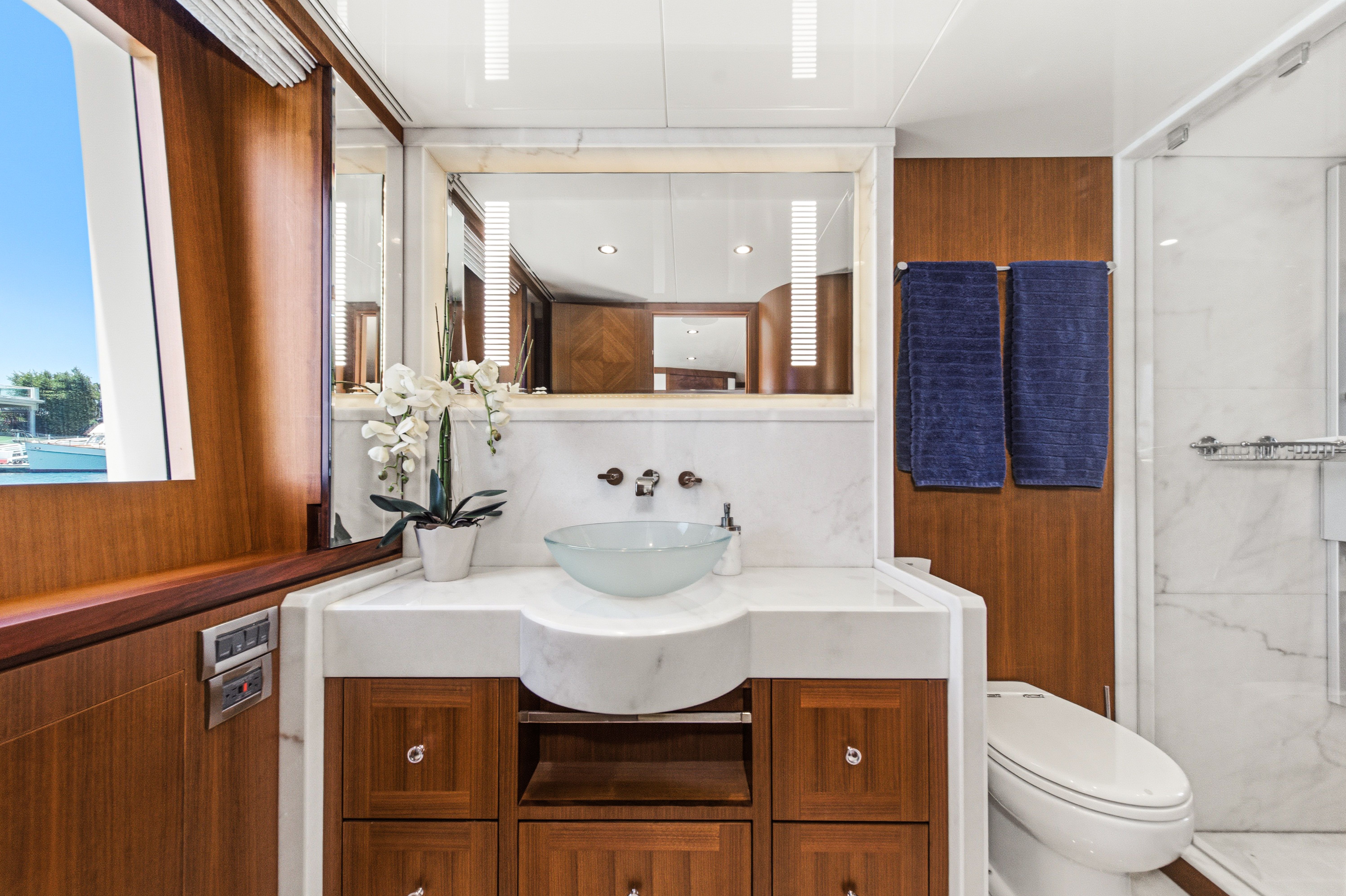 2015 Ocean Alexander 90 Skylounge Motoryacht - 89