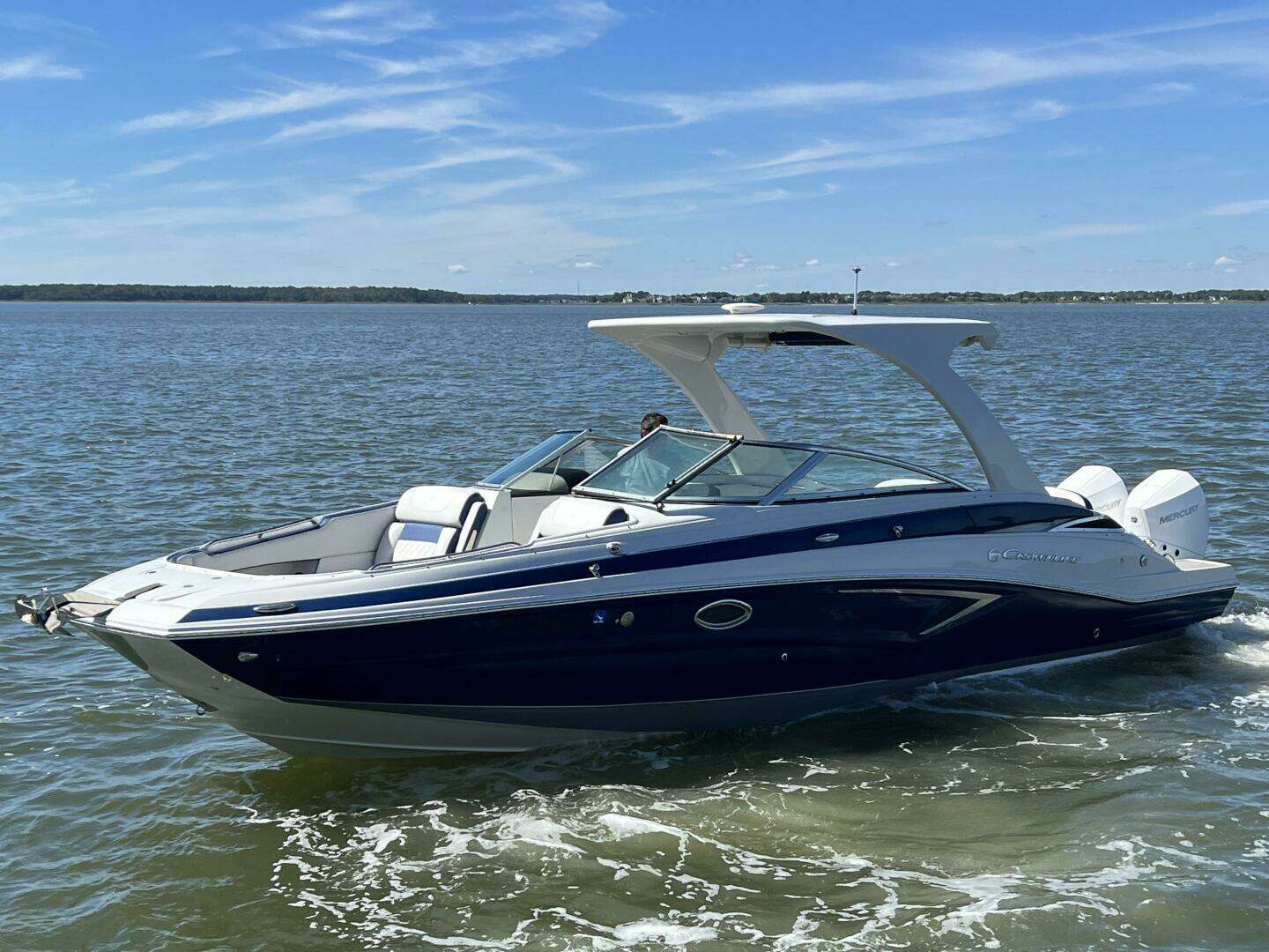 2022 Crownline E305 XS - Image 2