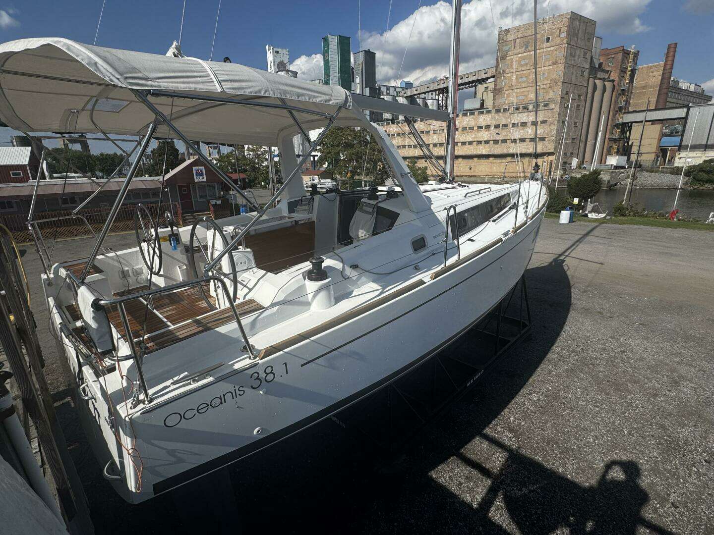 2023 Beneteau Oceanis 38.1 - Image 23