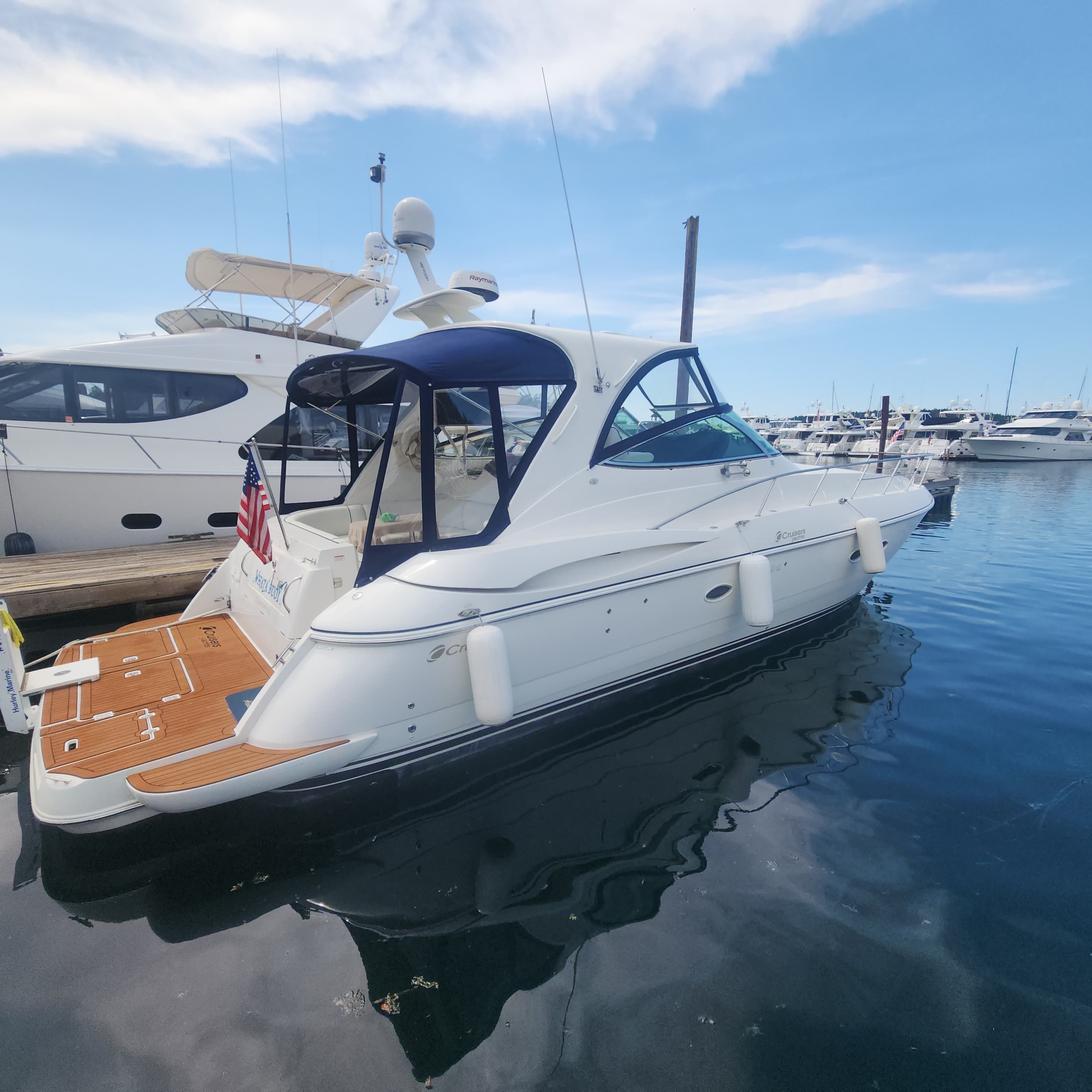 2005 Cruisers Yachts 440 Express