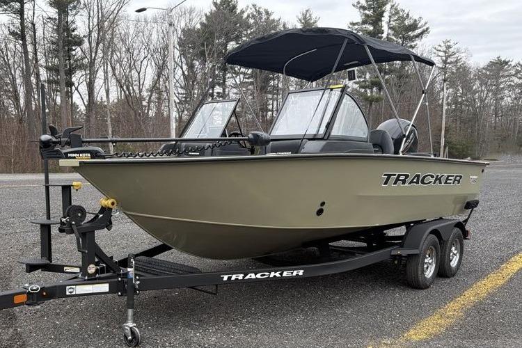 2026 Tracker Targa V-18 Combo