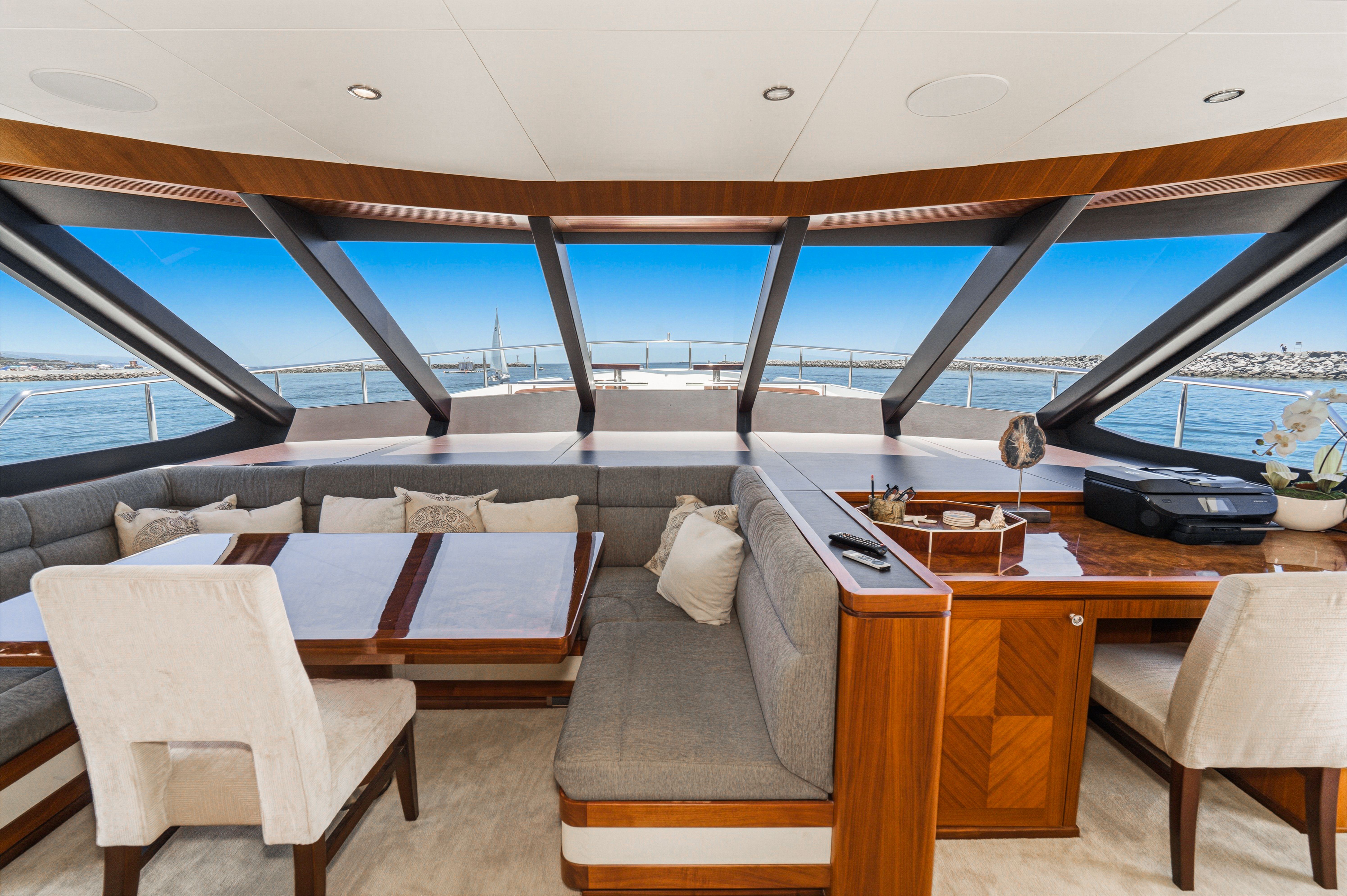 2015 Ocean Alexander 90 Skylounge Motoryacht - 56