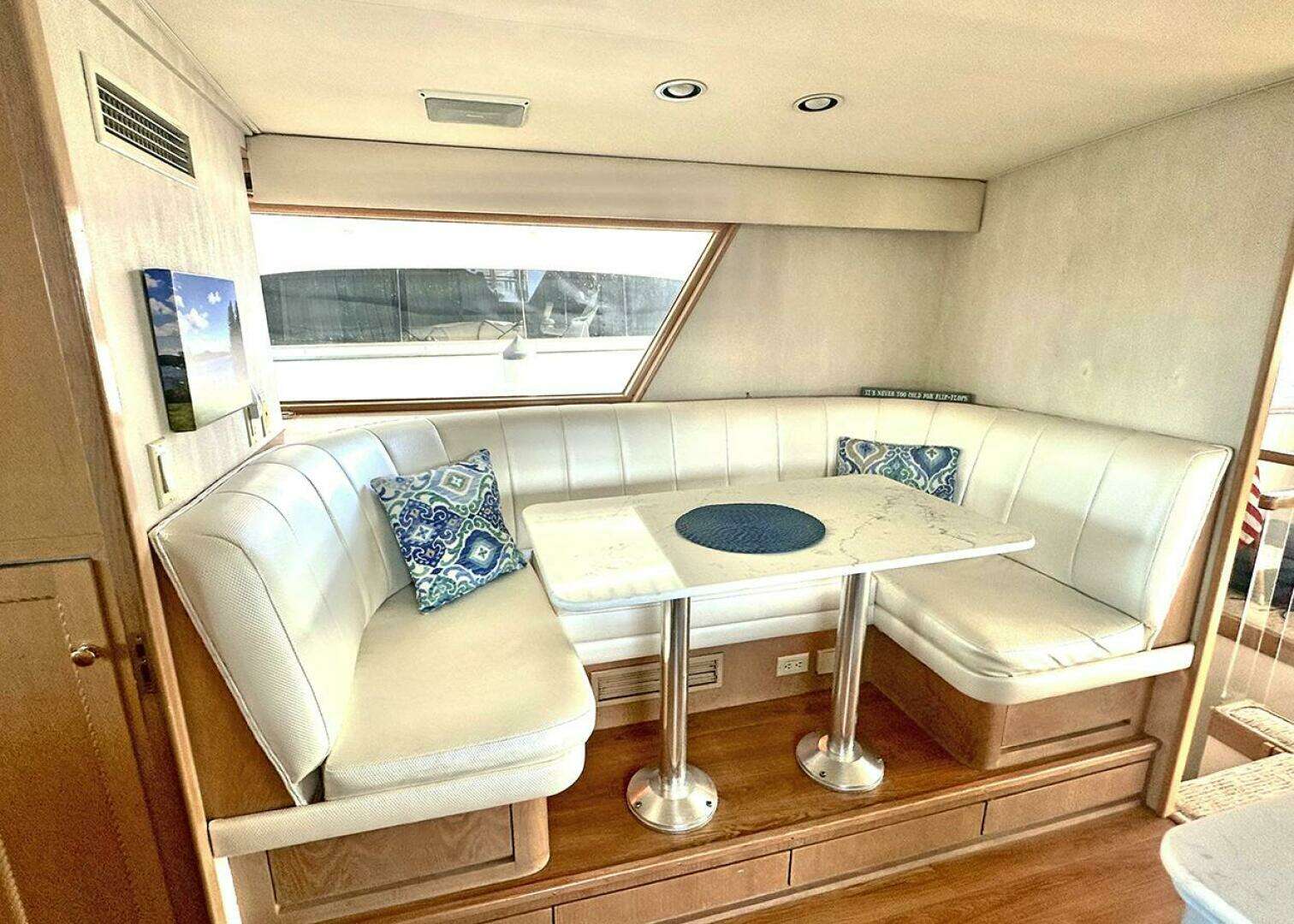 1994 Hatteras Cockpit Motoryacht - Image 15