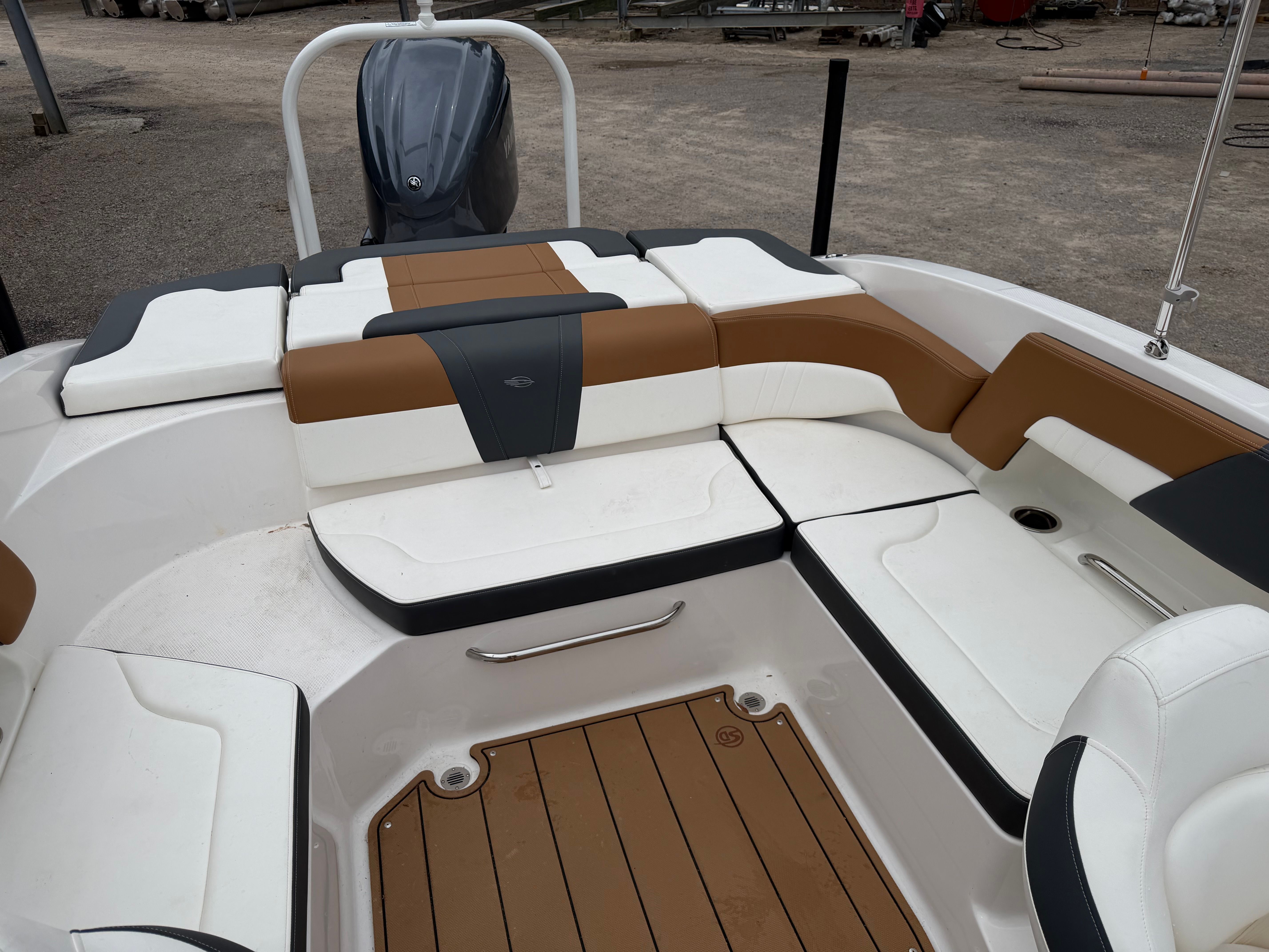2025 CHAPARRAL 23 SSI OB - Image 7