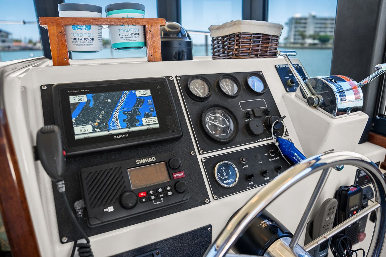 2001 Camano 31 Trawler - 41