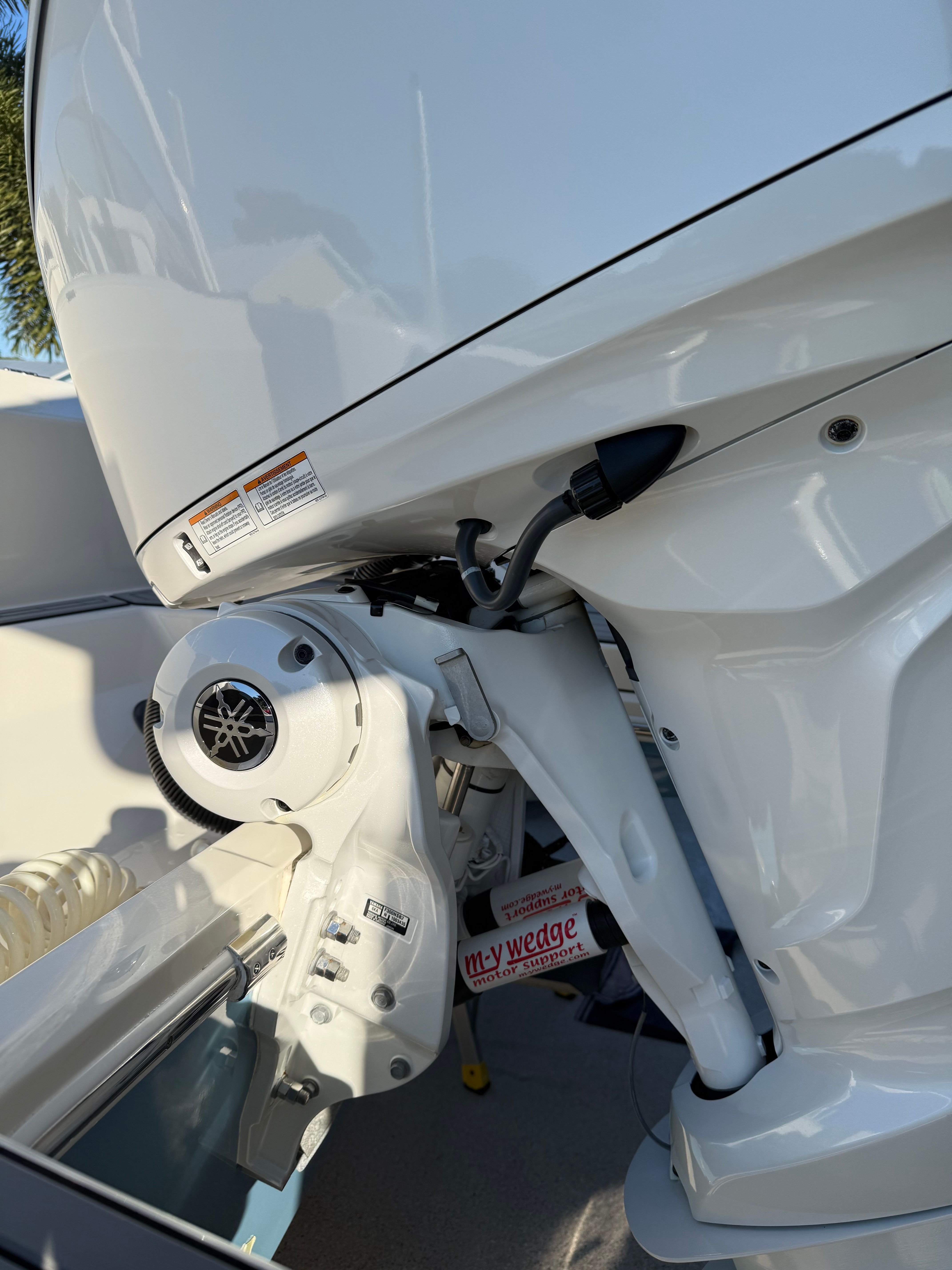 2022 Cobia 240 Dual Console - 28