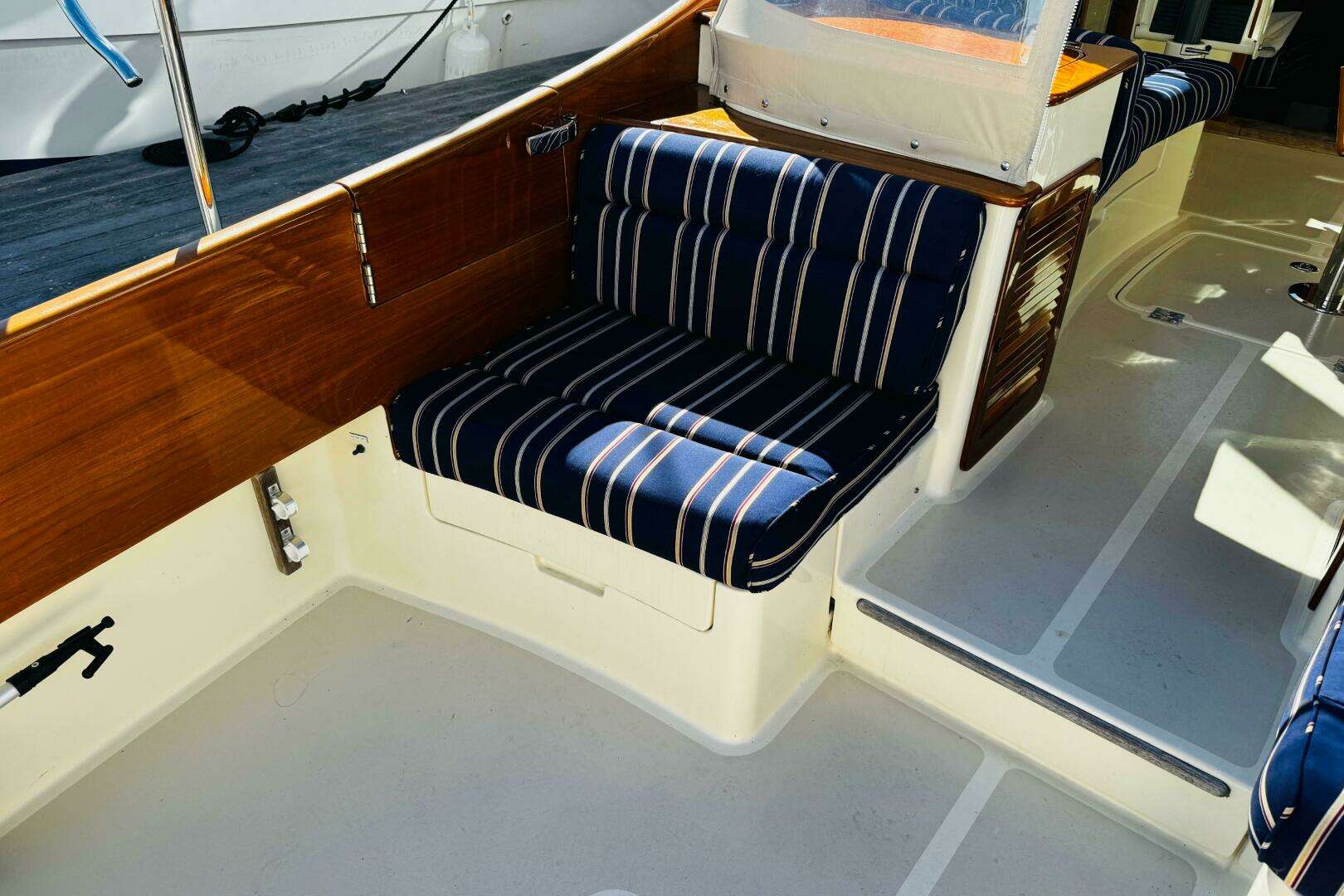 2012 Hinckley Picnic Boat MKIII - Image 43