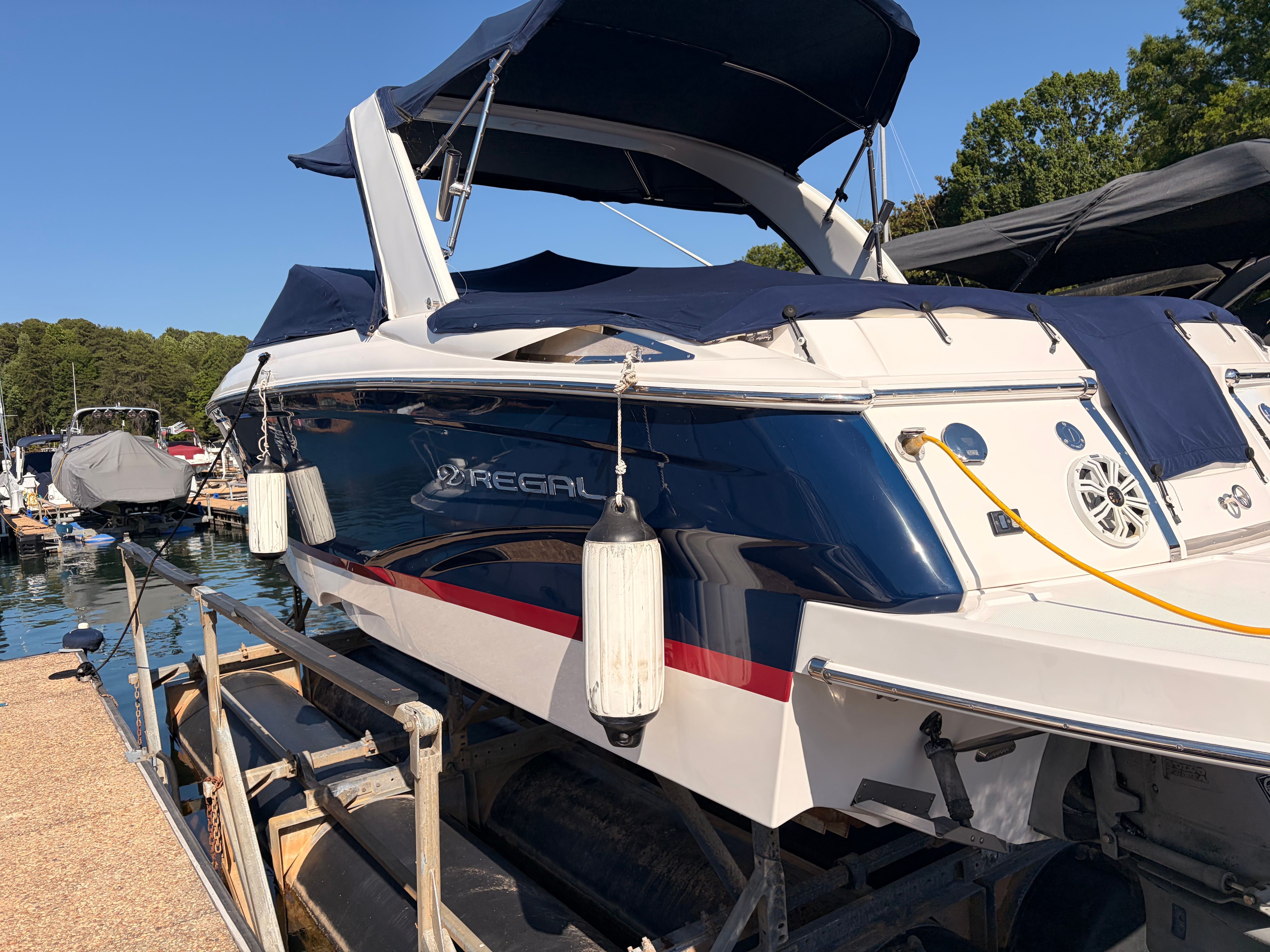 2012 Regal 2750 Cuddy - 3