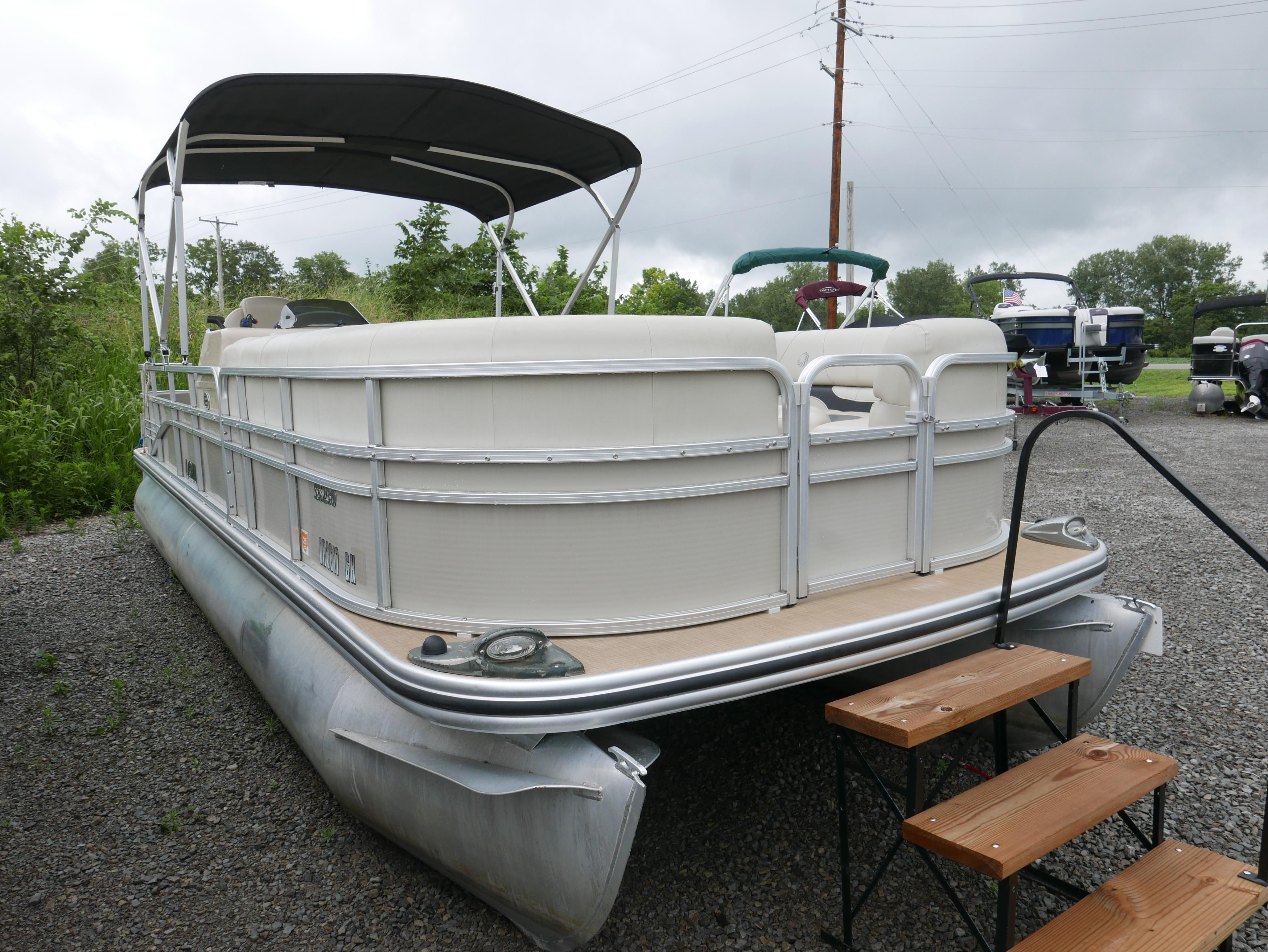 2015 Lowe SS 230