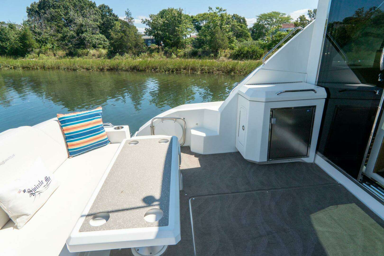2013 Cruisers Yachts 48 Cantius - Image 13
