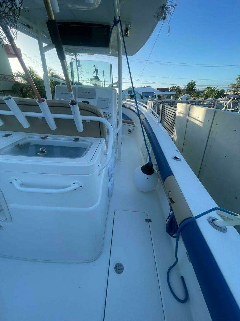 2016 Mako 284 Center Console - Image 12