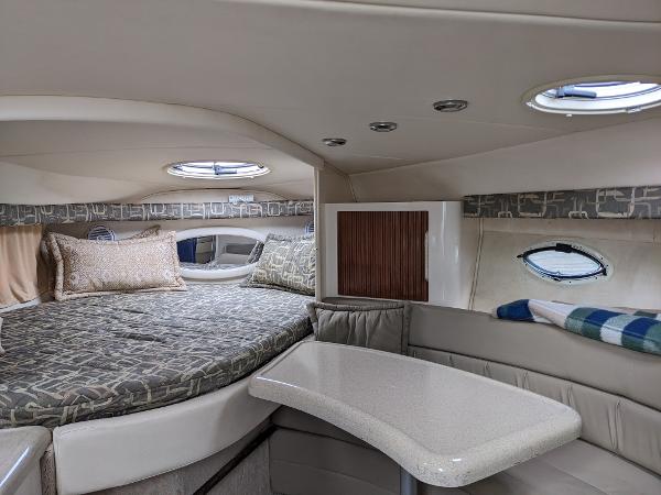 2000 Monterey 322 Cruiser - 4