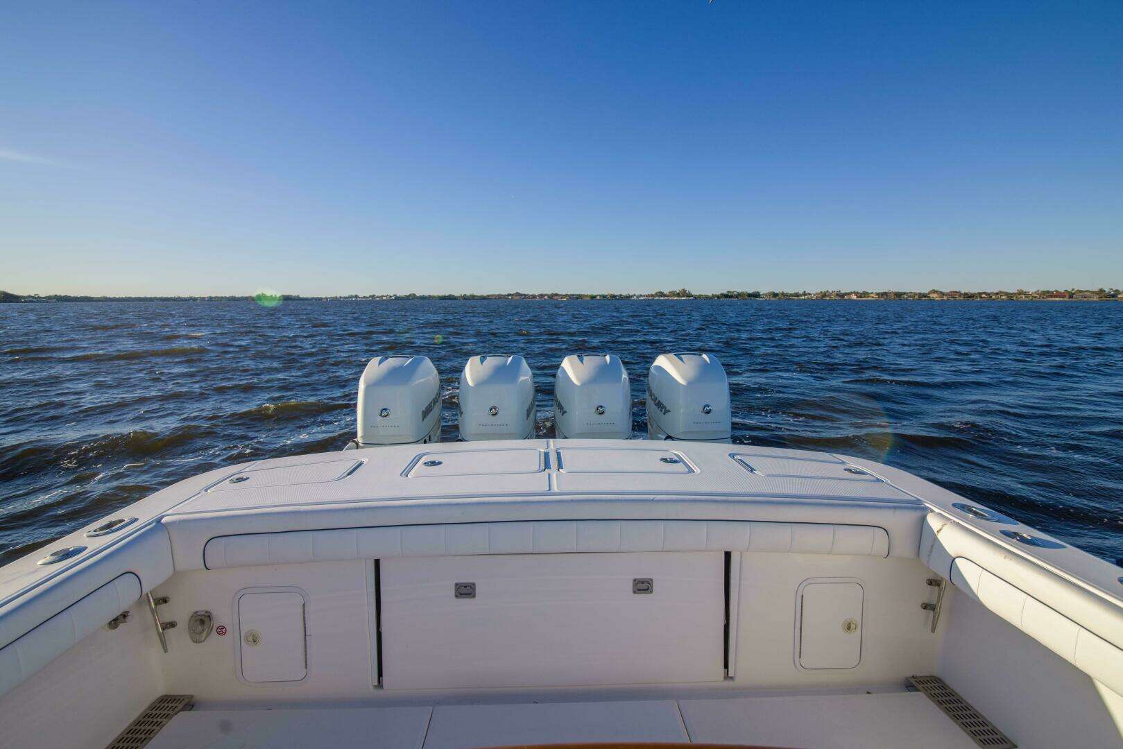 2016 Regulator 41 Center Console - Image 37