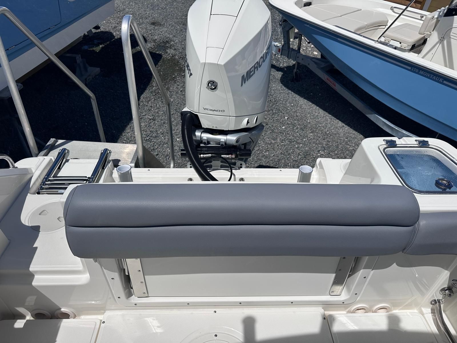 2026 Boston Whaler 230 Outrage - 27