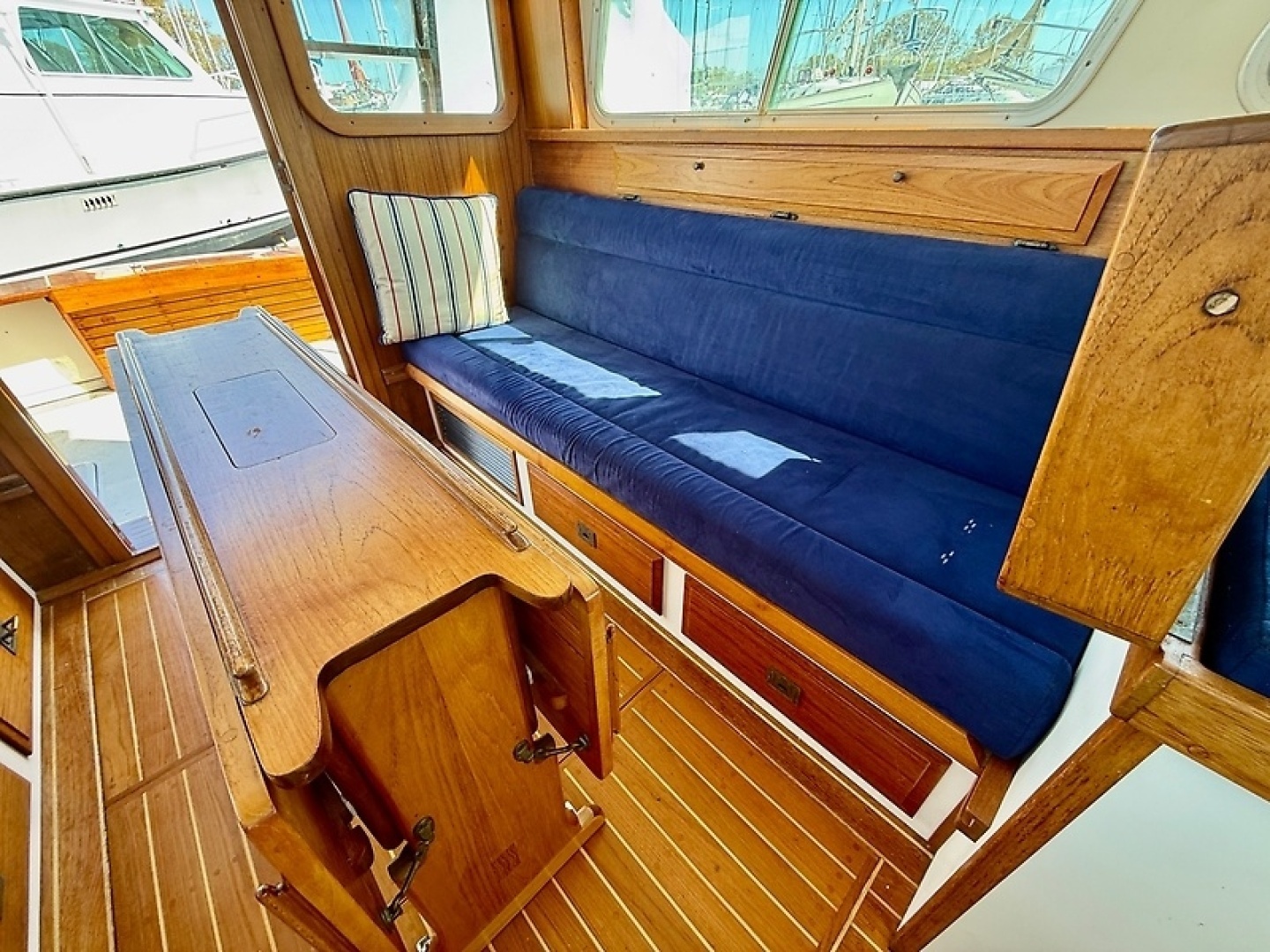 1993 Shannon Custom Downeast 36 - Image 5