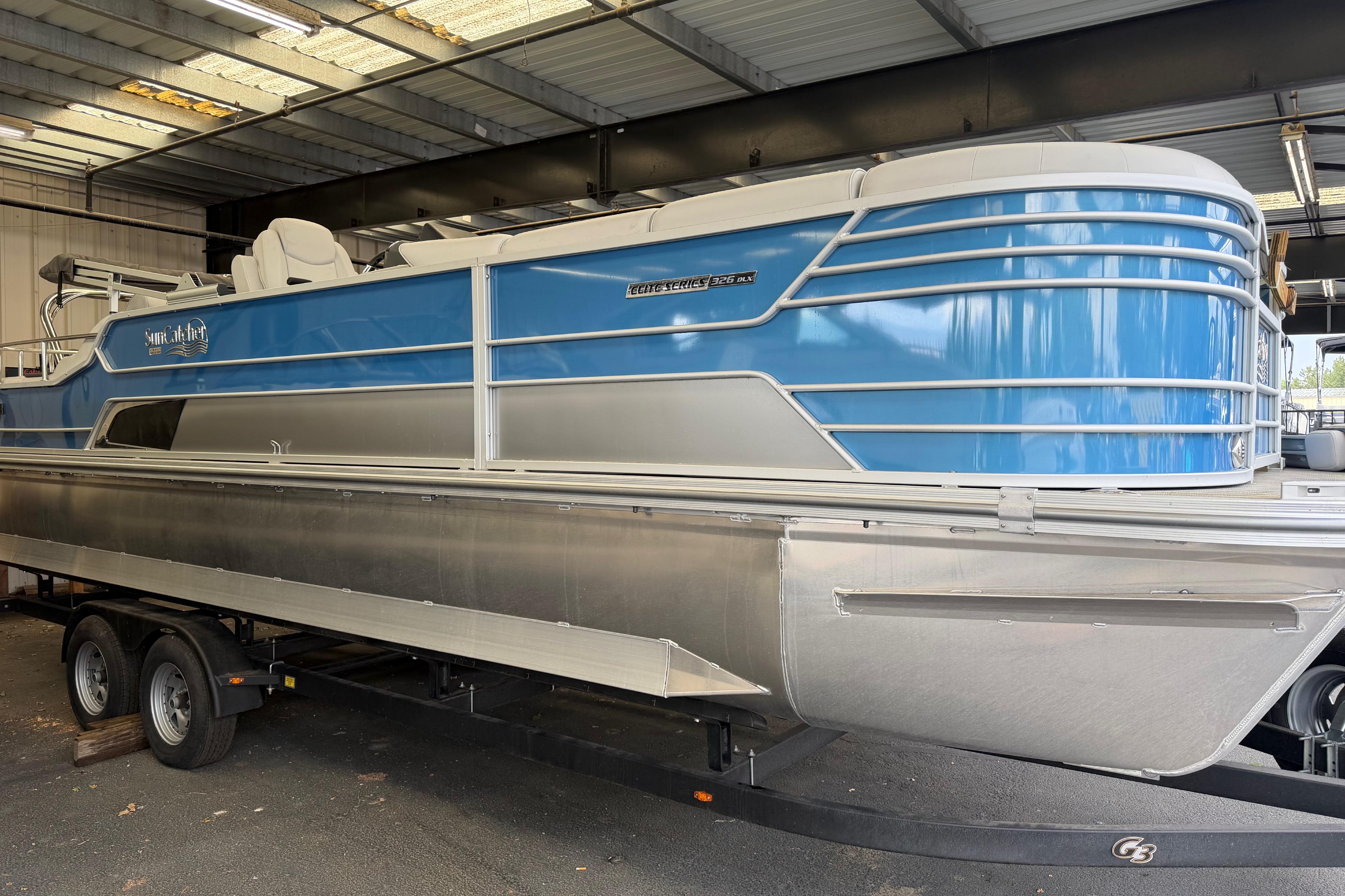 2024 SunCatcher Elite 326 SS DLX