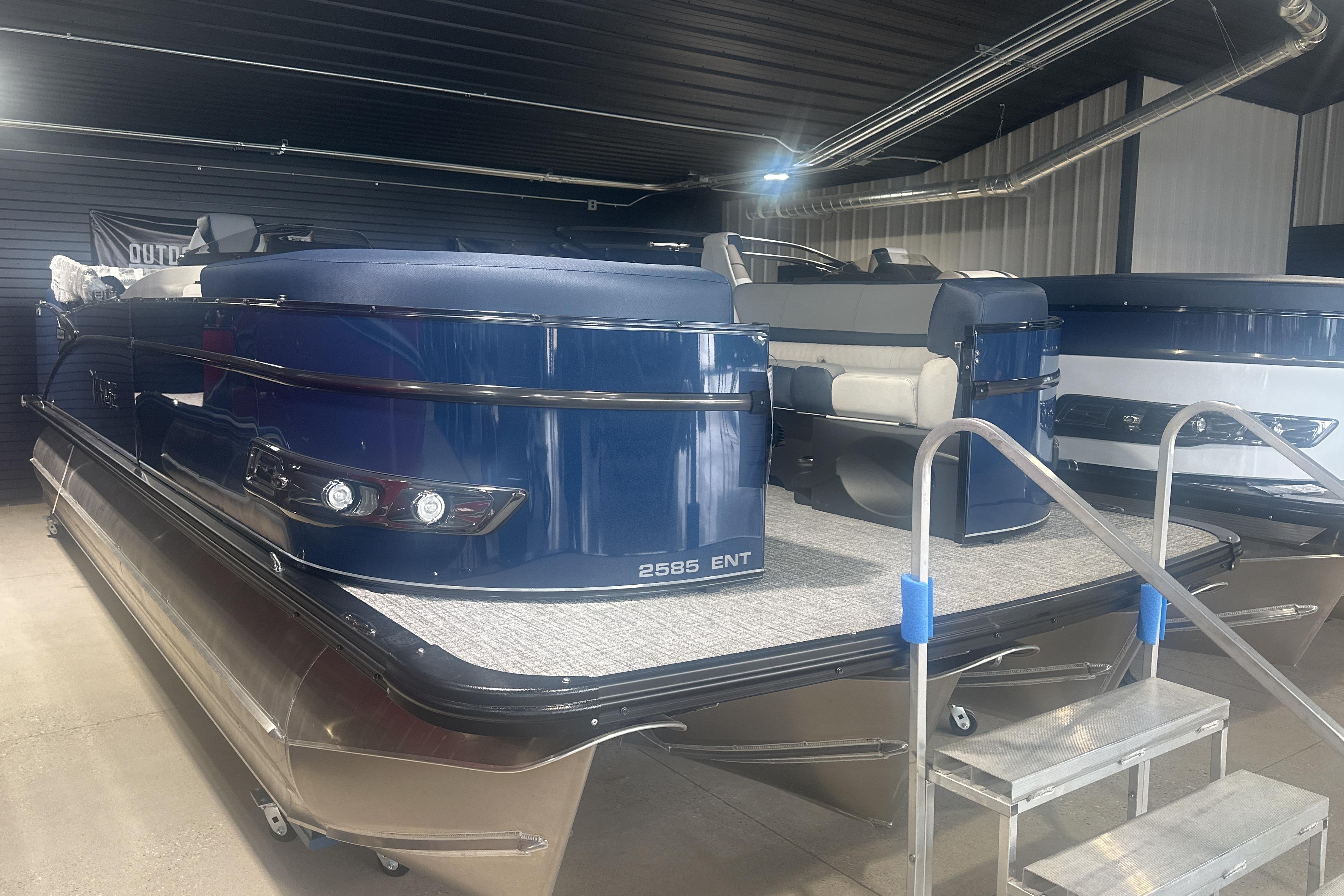 2025 Tahoe Pontoon Cascade Entertainer - 25'